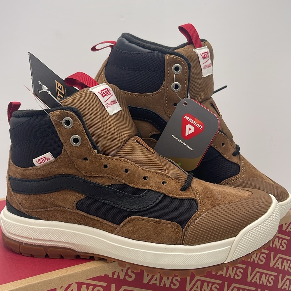 Vans WMNS Brown and Black High-Top Sneakers Boots Ultrarange Exo Hi
Dachshund - Picture 7 of 16